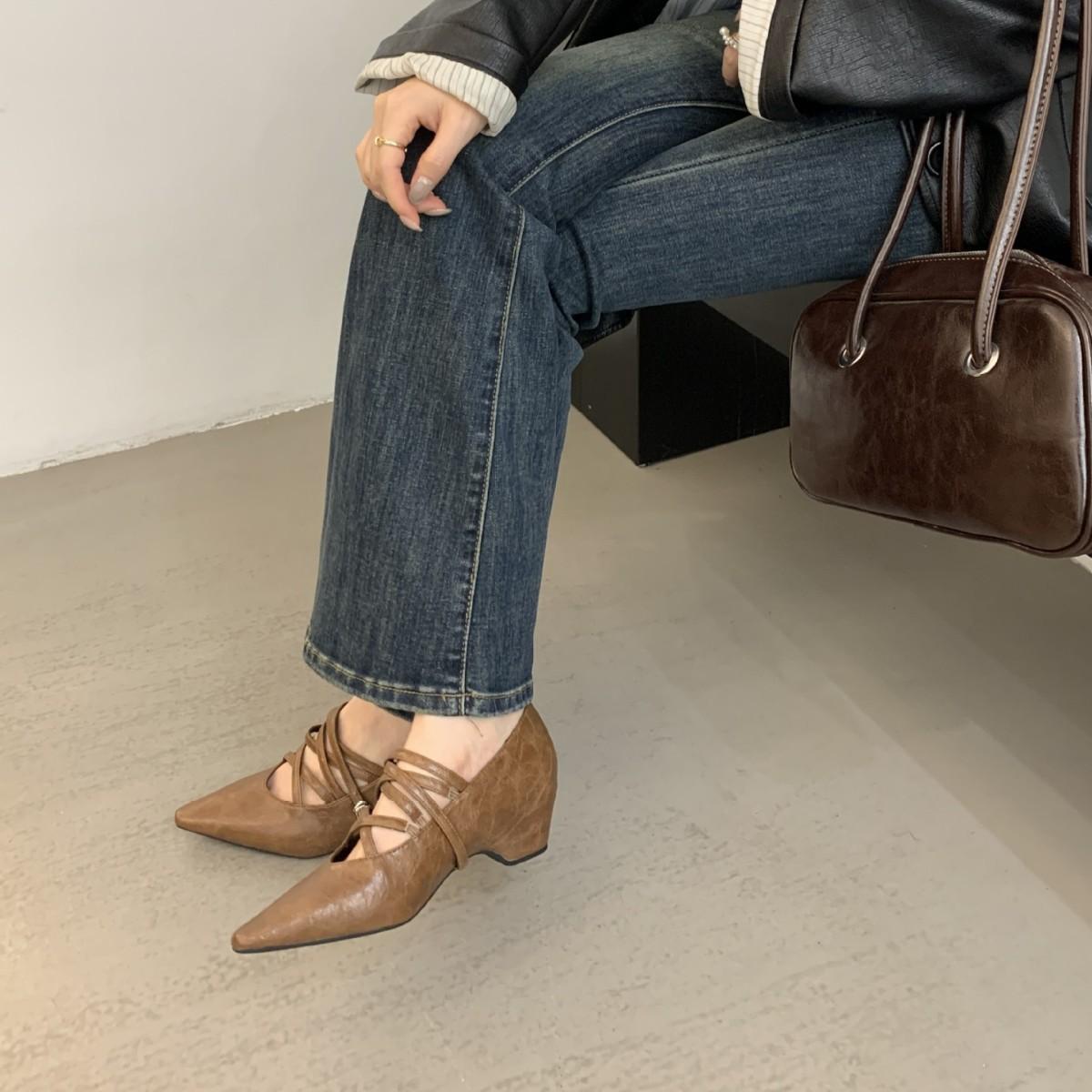 

Pointed retro thick heel Mary Jane shoes women s shoes cross strap single shoes 39 срібний