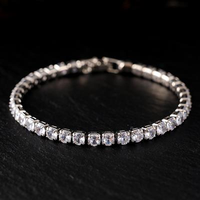 Luxuriöses und romantisches mit Diamanten besetztes Zirkonia-Armband, geeignet für Frauen zum Tragen und Tragen für Sommerreisen