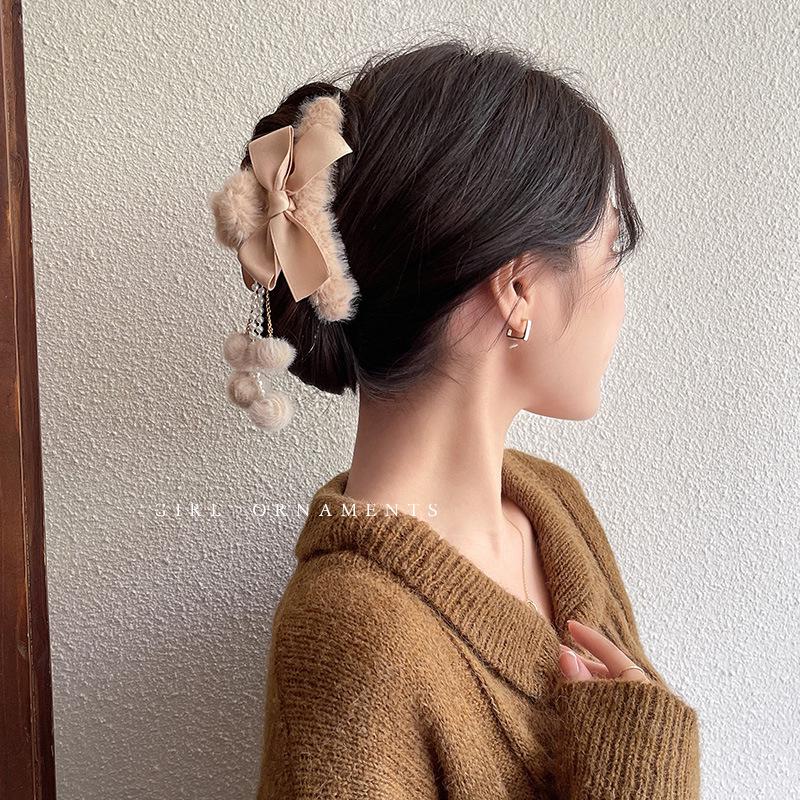 Velká plyšová mašle sponka do vlasů s perlovým střapcem pro čínský oděv čcheongsam
