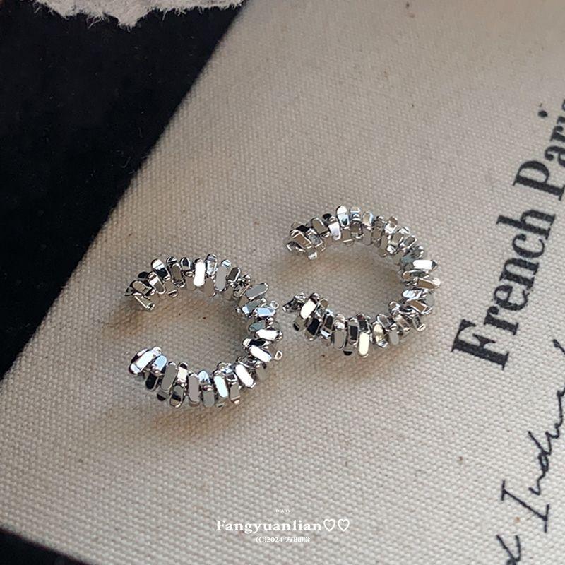 

Sparkling ~ Small Pieces of Silver Earrings Female Light Luxury Minority Fancy Earrings Elegant Earclip Earrings Circle Earrings Broken silver ear bone clip