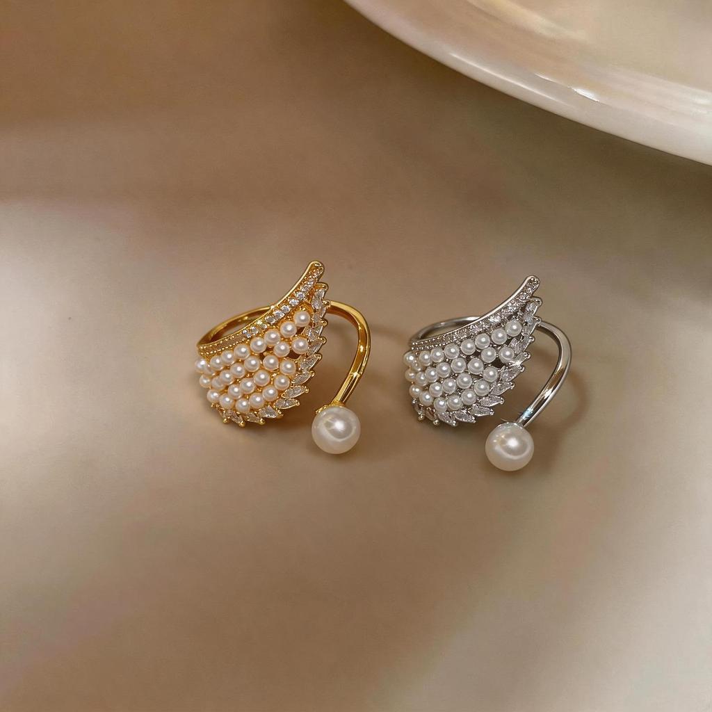Elegant Zirconia Pearl Ring - Luxurious French Design with Wing Detail for Women