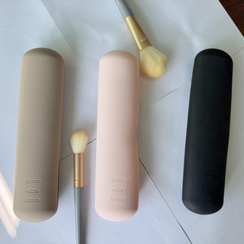 Magnetic Silicone Makeup Bag & Brush Holder - Dustproof & Easy to Clean