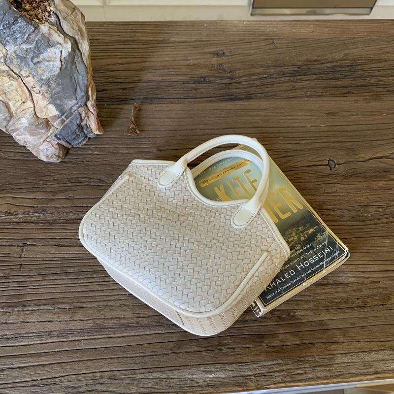 

Корейская версия популярной плетеной сумки-ведра женская 2025 осень и зима новая универсальная сумка-корзина для овощей повседневная на плечо сумка-мессенджер 22*8*13