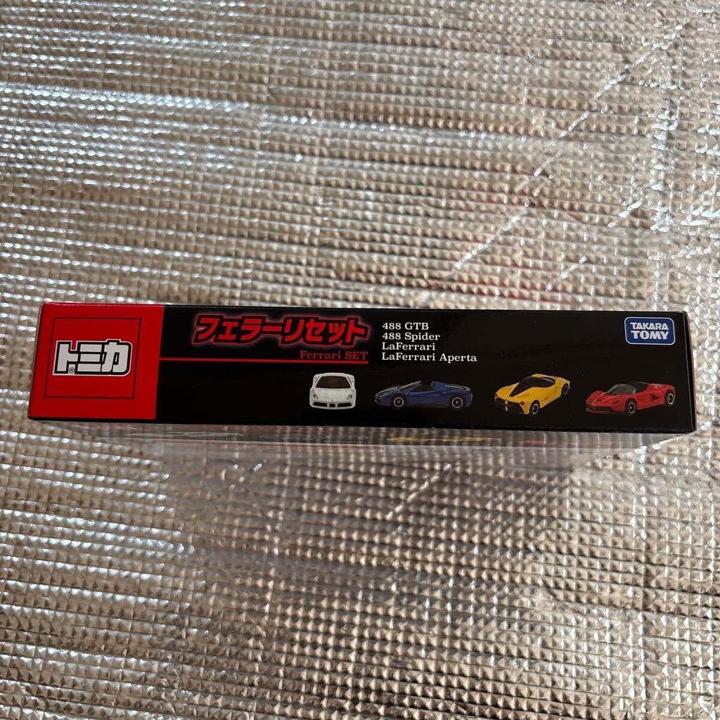 Tomica Ferrari Set