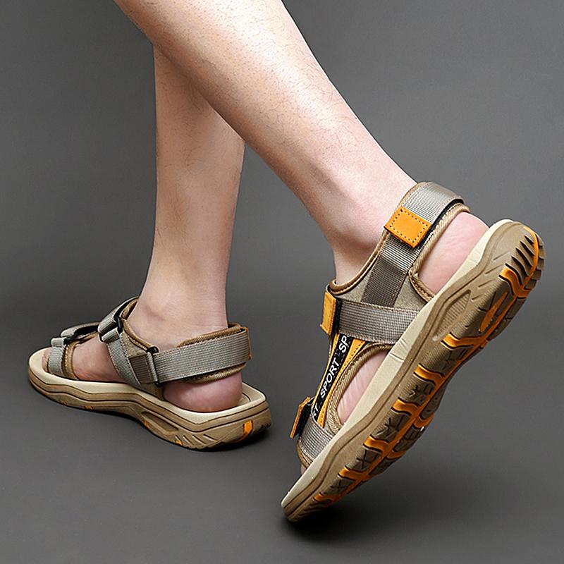 Fashion Summer Luxury Brand Men Sandals Fashion Design Breathable Casual Shoes Men Soft Bottom Outdoor Beach Sandals Men Walking Shoes
