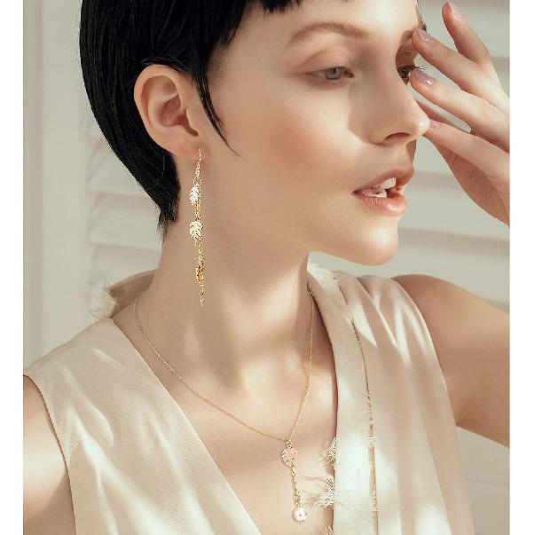 

UNICRAFTALE about 20pcs Gold Plated Leaf Charms Stainless Steel Pendants Smooth Metal DIY Pendant 1.2mm Hole for Jewelry Findings Making 13mm