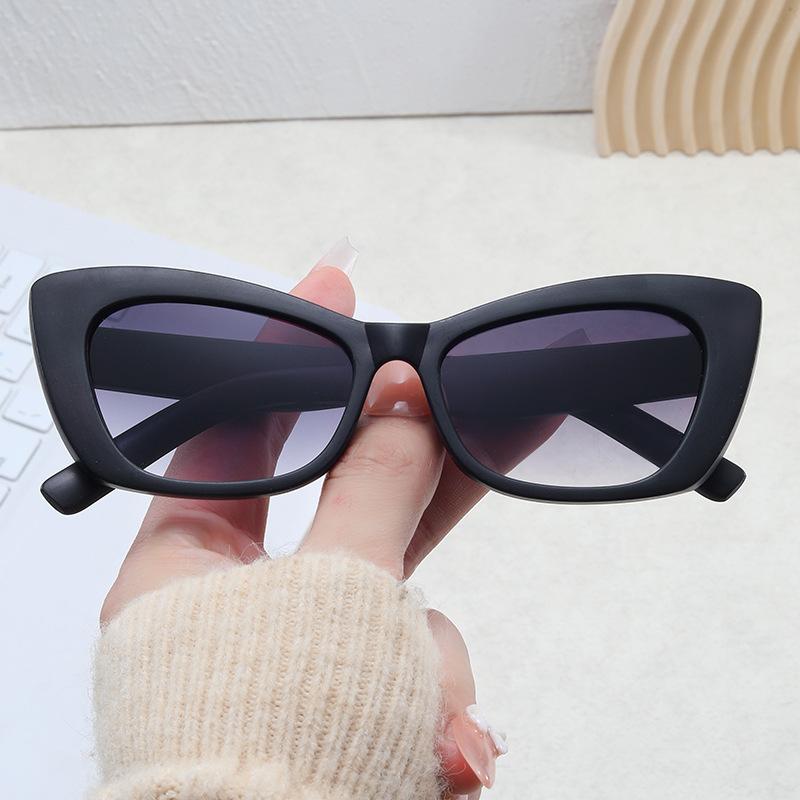 Cat Eye Shape Sunglasses Women European American Style Anti-reflective Female Glasses Vintage Retro Sun Glasses for Men