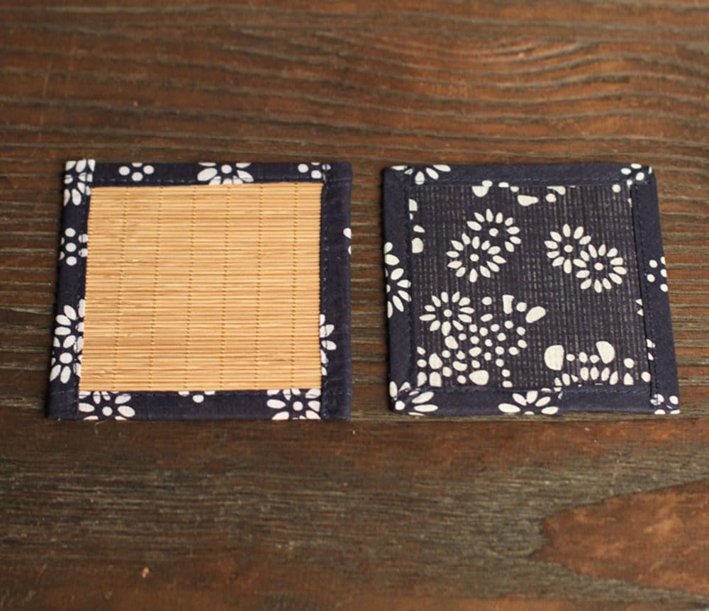 Natiform Set of 4 Bamboo Coasters, Stylish and Lightweight, with Insulation Pads and Non-Slip Mats