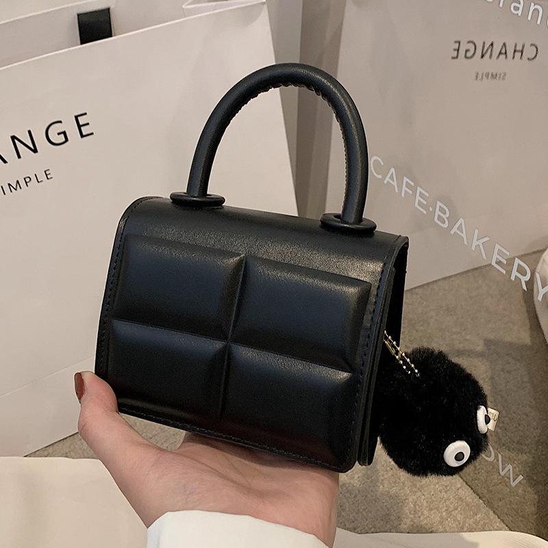 

Premium small bag women s bag 2024 new summer versatile chain messenger bag popular portable plaid small square bag No Specification