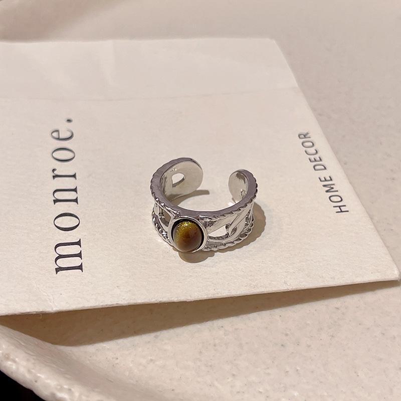 

Кольцо Майяра с открытым указательным пальцем и камнем тигровый глаз для женщин - осенне-зимний нишевый дизайн высокого класса J964 b серебряный