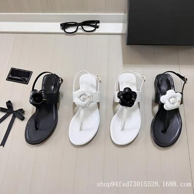 20 Summer New Xiaoxiangfeng Toe Camellia Sandals Women's Outer Wear One Word with Beach Flat Bottom Cool Slippers