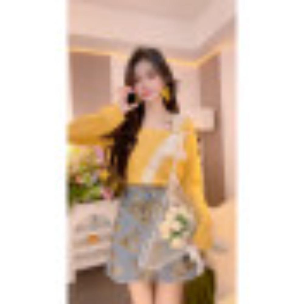 The New Autumn Casual, Stylish and Versatile Lace Patchwork Commuting Sweet Knitted Sweater, Square-neck Sweater for Women