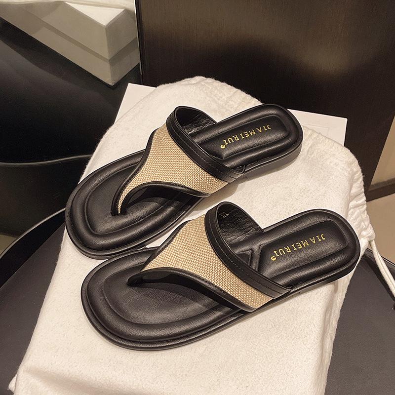 Korean version of soft-soled toe slippers for women's summer wear 2025 new casual fashion open-toed beach cool slippers