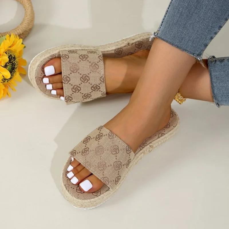 

2024 Женские летние новые классические однотонные сандалии на толстой подошве с нескользящей подошвой, повседневные удобные неглубокие праздничные пляжные шлепанцы 43 хаки