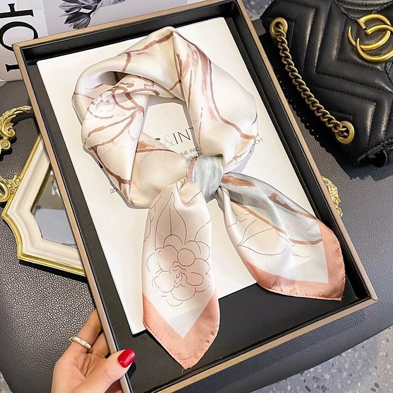 Schwarz-weiß gestreifter kleiner quadratischer Schal Seidenschal Damenkopftuch mit Hemd Professionelle Dekoration Nackenschutzschal Hals dünner Schal