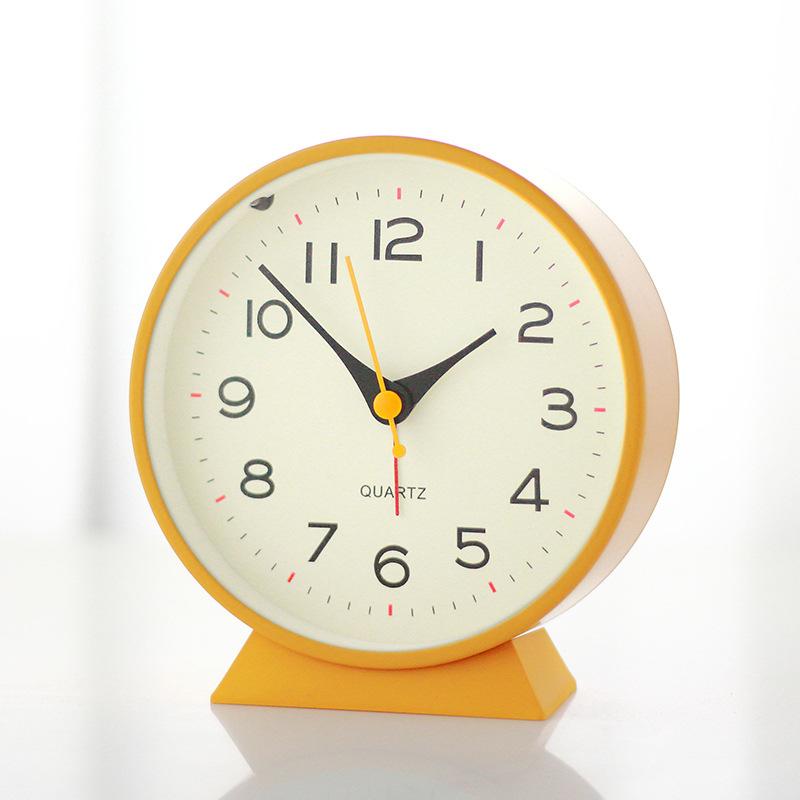 Simple Metal Small Alarm Clock for Men and Women Children Creative Bedside Luminous Table Clock Desktop Silent Student Bedroom Clock
