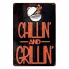 Panneau Barbecue des Pères de Jardin Roi du Grill Vintage Plaque Métallique Boîte de Conserve Bar Pub Décoration de Jardin Plaque Murale BBQ de Papa Chillin&Grillin Plaque Rétro