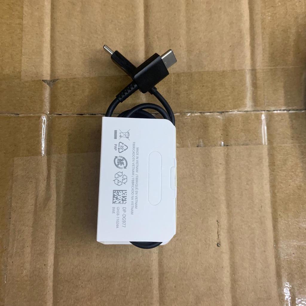 Compatible with Samsung PD25W US/UK Super Fast Charger for S23 and S22 Models, includes Australian Fast Charging Head.