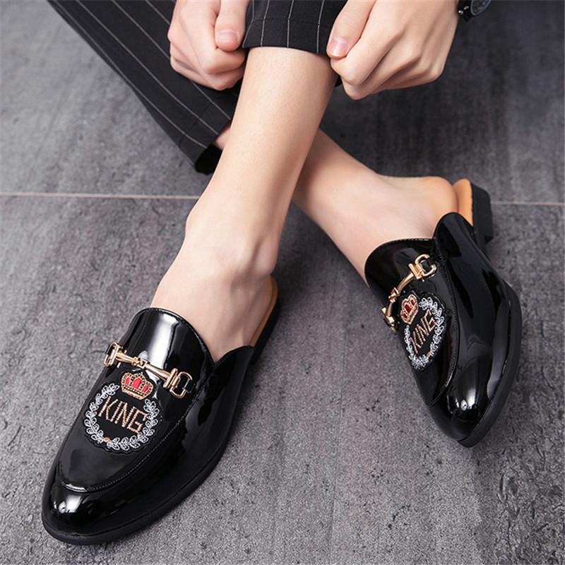 New Men's Half Slippers Trendy Embroidery Metal Button Shoes Male Casual Mules Moccasins Breathable Loafers Zapatos Hombre