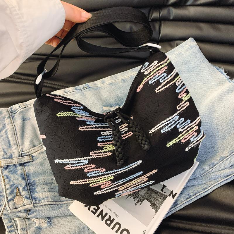 

Новая летняя модная и персонализированная сумка на одно плечо, повседневная и красивая сумка через плечо с нишевым дизайном