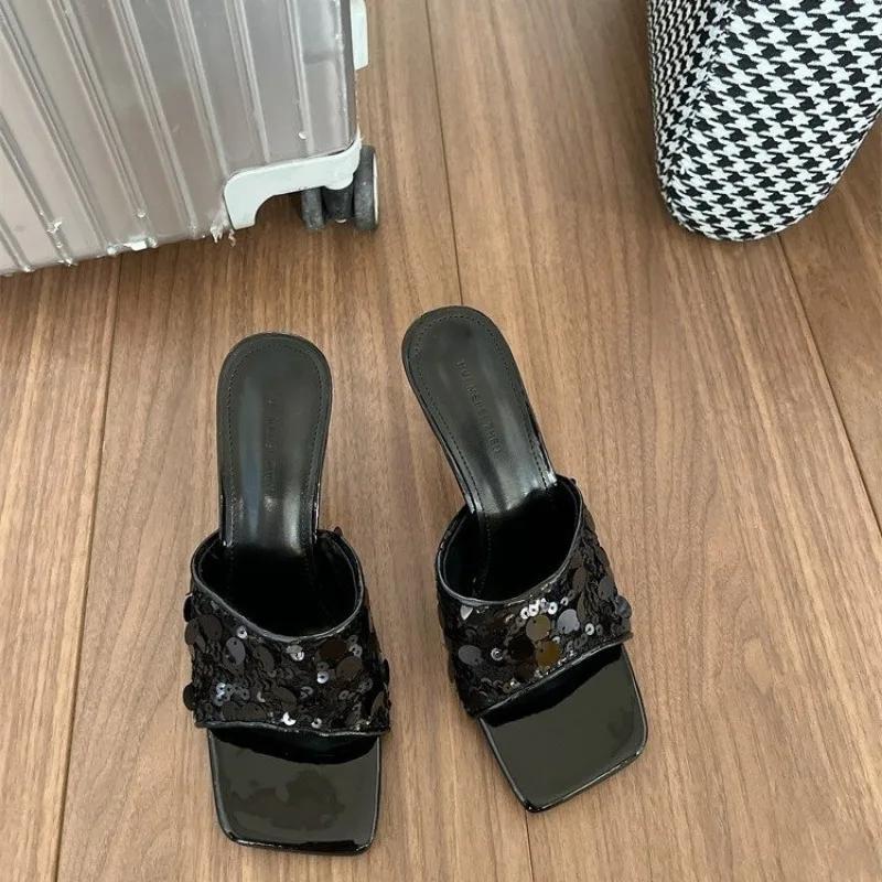 Modne buty damskie 2024 Modne płytkie damskie kapcie Nowe cekiny Modne kapcie Wysokiej jakości obcasy z kwadratowym noskiem Kobiety Zapatos