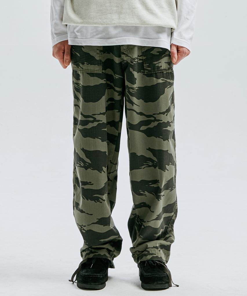 KND Loose Fit Tiger Camo Fatigue Pants