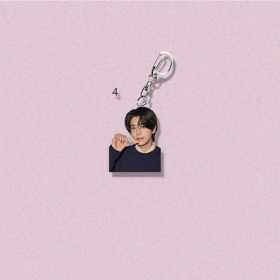 ENHYPEN Cute Casual Photo Keychain, ENHYPEN Member Portrait Acrylic Pendant, Kpop Fans Aesthetic Bag Charm