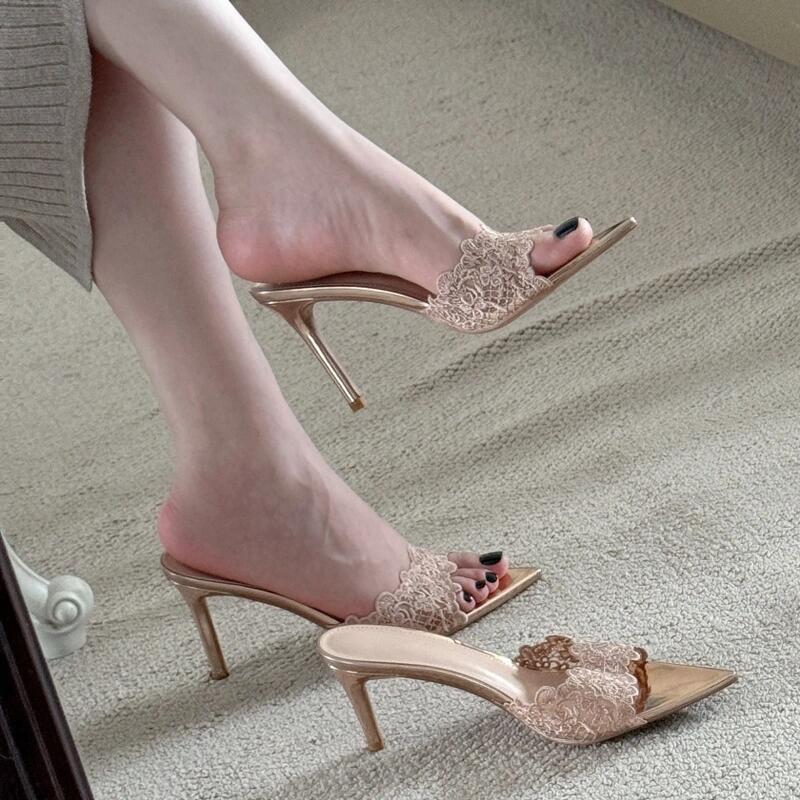 2025 Französische Champagner-Spitze High-Heel-Slipper Damen vielseitige Stiletto Promi-Nische spitz zulaufende Ein-Wort-Sandalen Sommer
