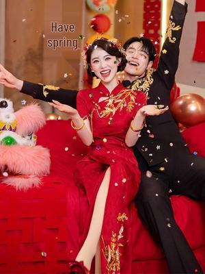 Neues chinesisches Stil Schlankmachendes Retro Rotes Cheongsam Kleid für Damen - Sommer Edition