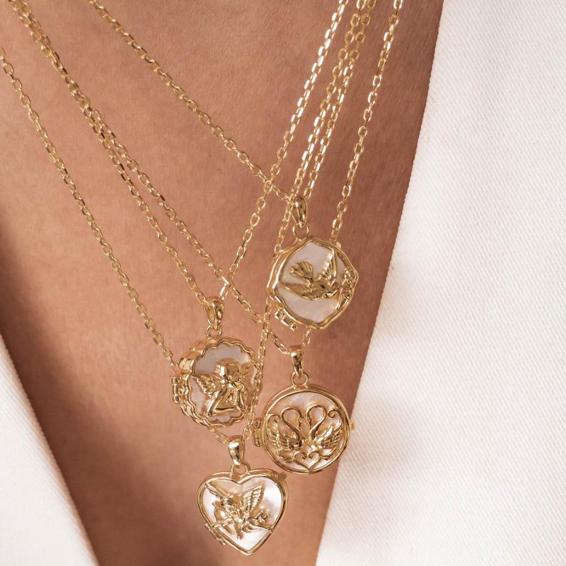 Personalized Necklace Love Oval Open And Close Photo Album Pendant Collarbone Chain Necklace Electroplated Gold Color Retention