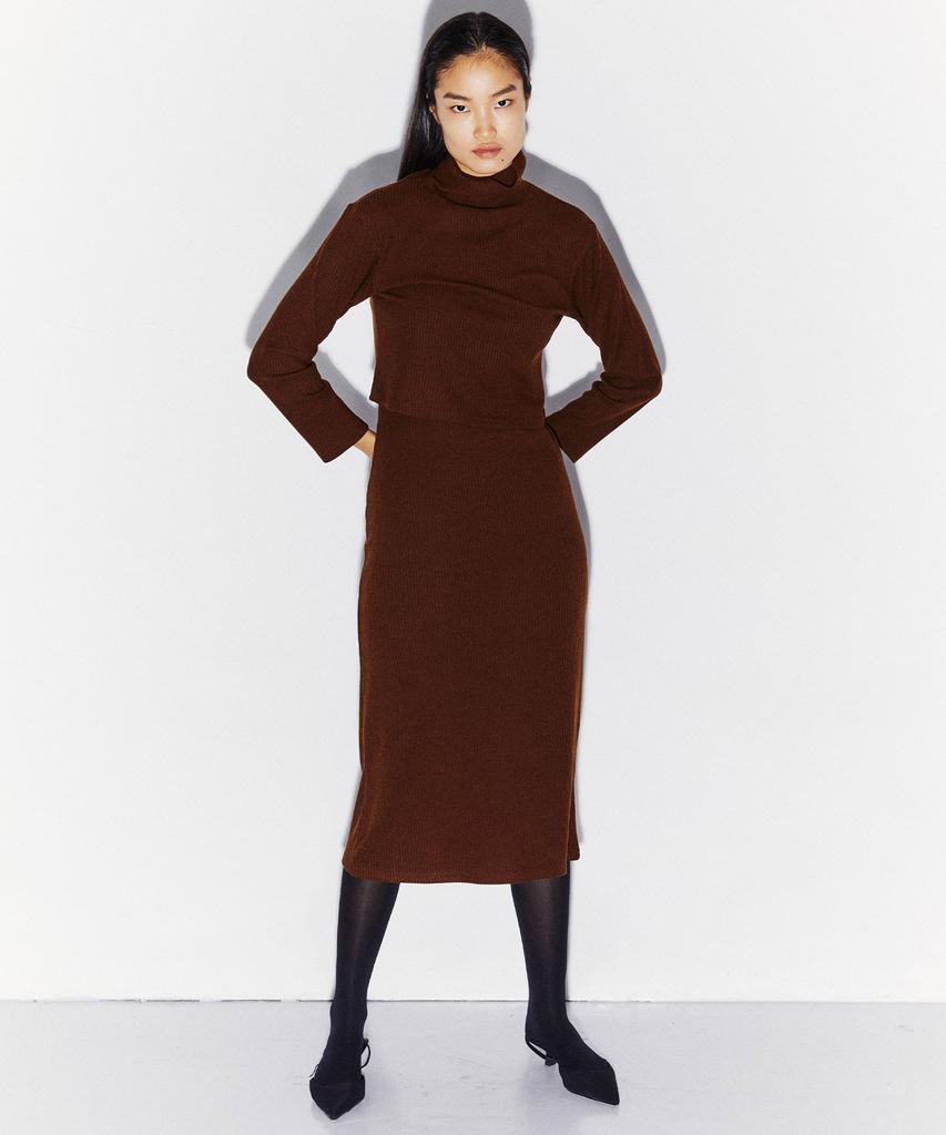 Kimdo Crop Turtleneck Sweater V-Neck Dress Set Brown