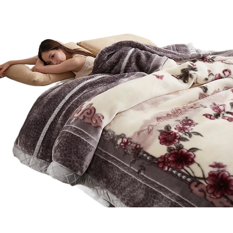 

Двухслойное одеяло Рашель 2 * 2.3m/5kg ритм