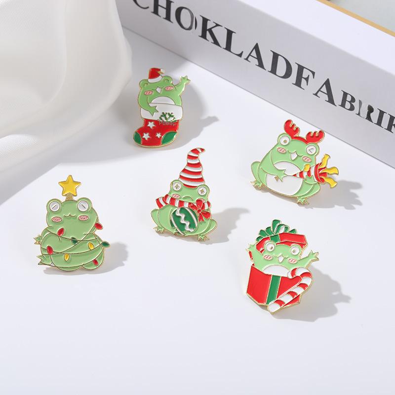 Frog Christmas Delightful Brooch Set Attractive Gold Alloy Pins For Fashion Accessories