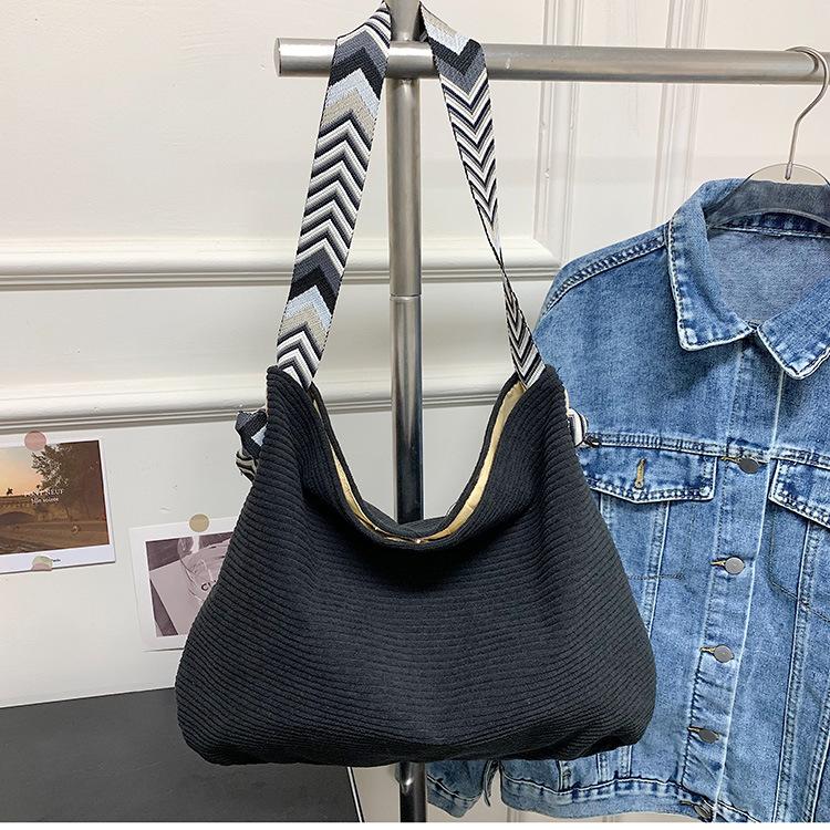 Large Capacity Cloth Women's Bag Autumn Women's Portable Tote Bag Trendy Urban Simple Commuter Shoulder Bag Simple and Versatile