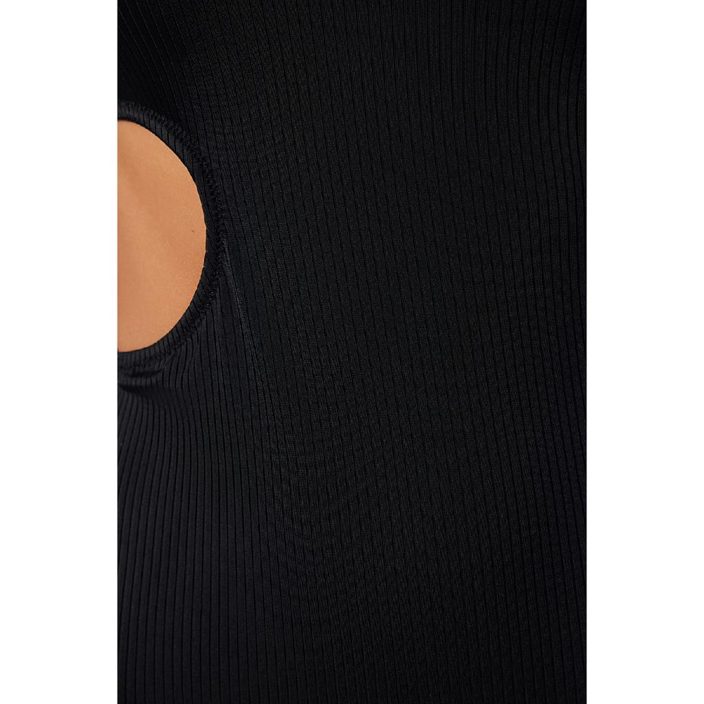 Saks Jednoramienny wycięty/okienkowy teksturowany kostium kąpielowy Tbess22ma0064