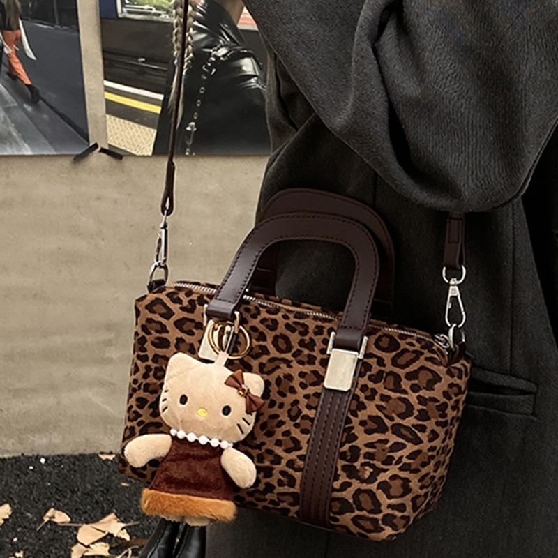 Portable pillow bag women's new autumn commuter bag messenger women's bag high value single shoulder bag tide