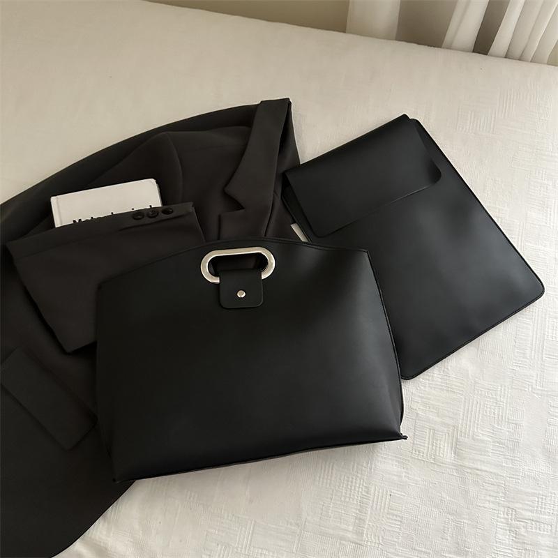 

Large capacity solid color bag women s autumn new trendy fashion handbag commuting to work retro versatile envelope bag