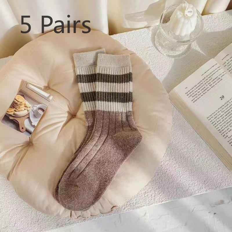 5 Pairs of Socks with Shark Pants, Women's Mid-calf Thickened Thermal Socks for Autumn and Winter, Trendy and Versatile Long Student Sports Socks