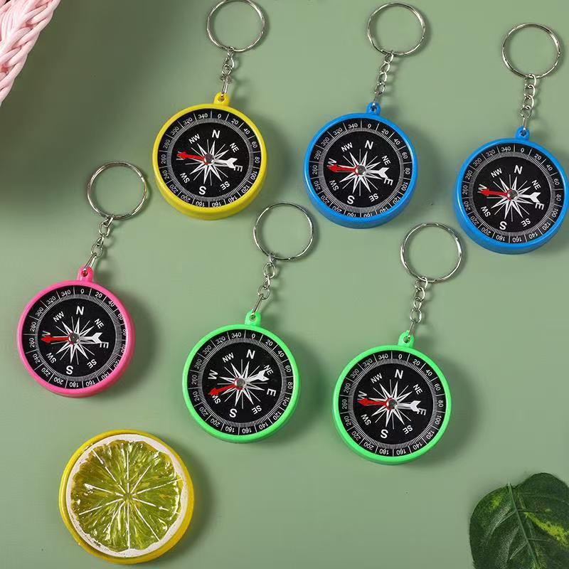 Colorful Plastic Compass Keychain for Kids' Science Experiments and Outdoor Learning