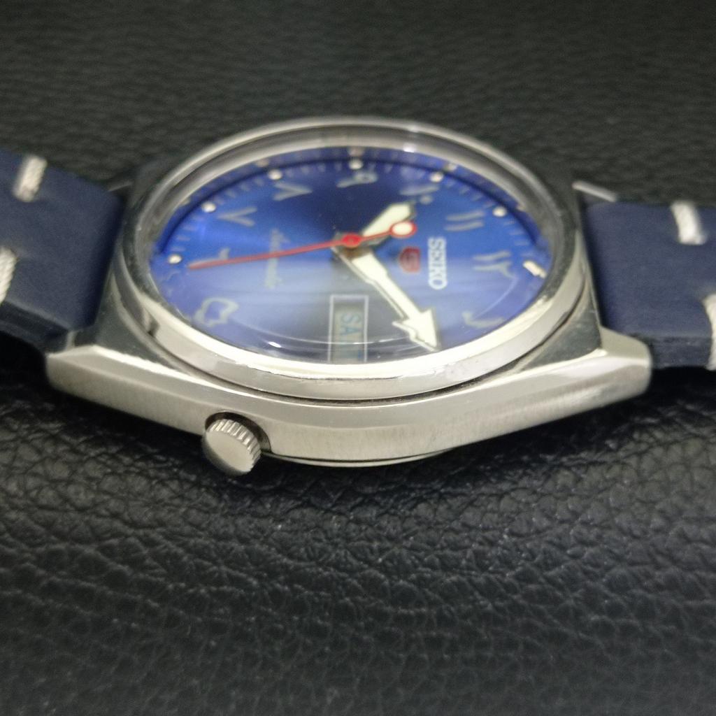 Seiko 5 AUTOMATIC 7009A JAPAN MENS VINTAGE ARABIC BLUE DIAL WATCH A702652-1 R209-a702652