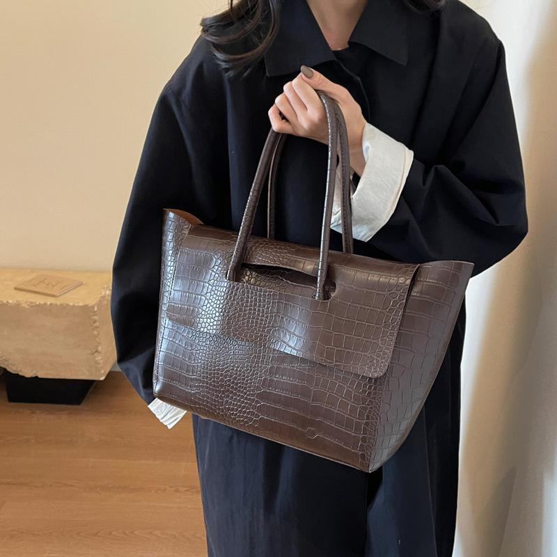 Tote Bag for Women, Large Capacity Summer New Style, Women's Commuting High-end Feeling, Hundred Shoulder Bag with Bill of Lading