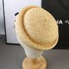2025 Nouveau Béret en Paille Tressé à la Main pour l'Été Chapeau de Soleil Naturel pour Femme Chapeau de Paille Rond à Sommet Concave Chapeau de Plage pour Église Derby Fête