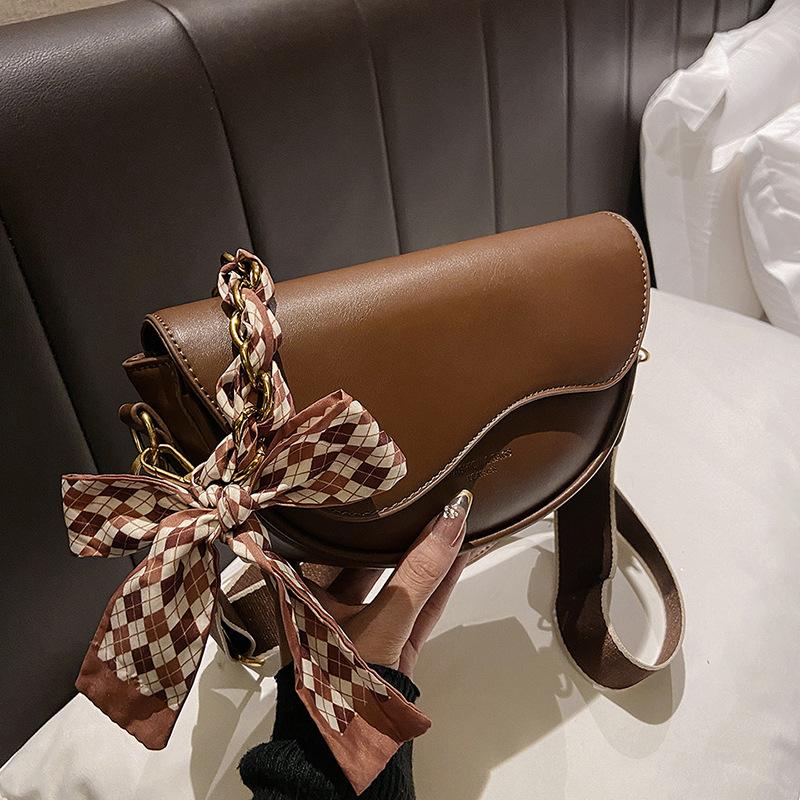 

Новая женская сумка с бантом, дизайн с двойным плечевым ремнем из шелка, одноплечная, через плечо, женская сумка, сумка подмышку коричневый