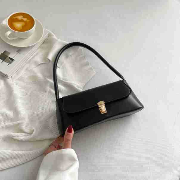 New 2025 Women's Bag Spring Baguette Bag Fashionable Retro Underarm Bag Versatile Atmosphere Portable Temperament Shoulder Bag