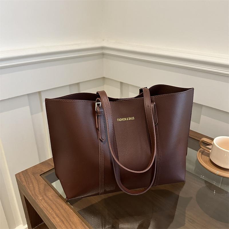 Retro simple atmosphere commuter armpit women's bag winter new large capacity shoulder portable tote bag