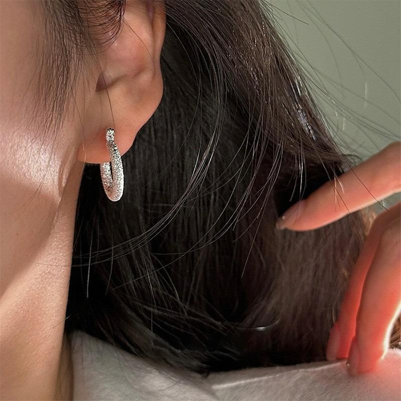 Gold Ring Earrings Women's Ear Buckles Light Luxury High-end Earrings Autumn and Winter Ring Earrings
