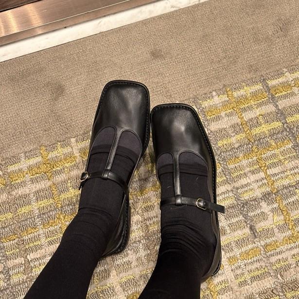 Sheepskin version~ super fire black Mary Jane women's shoes new square head shallow mouth T-buckle with niche flat single shoes women