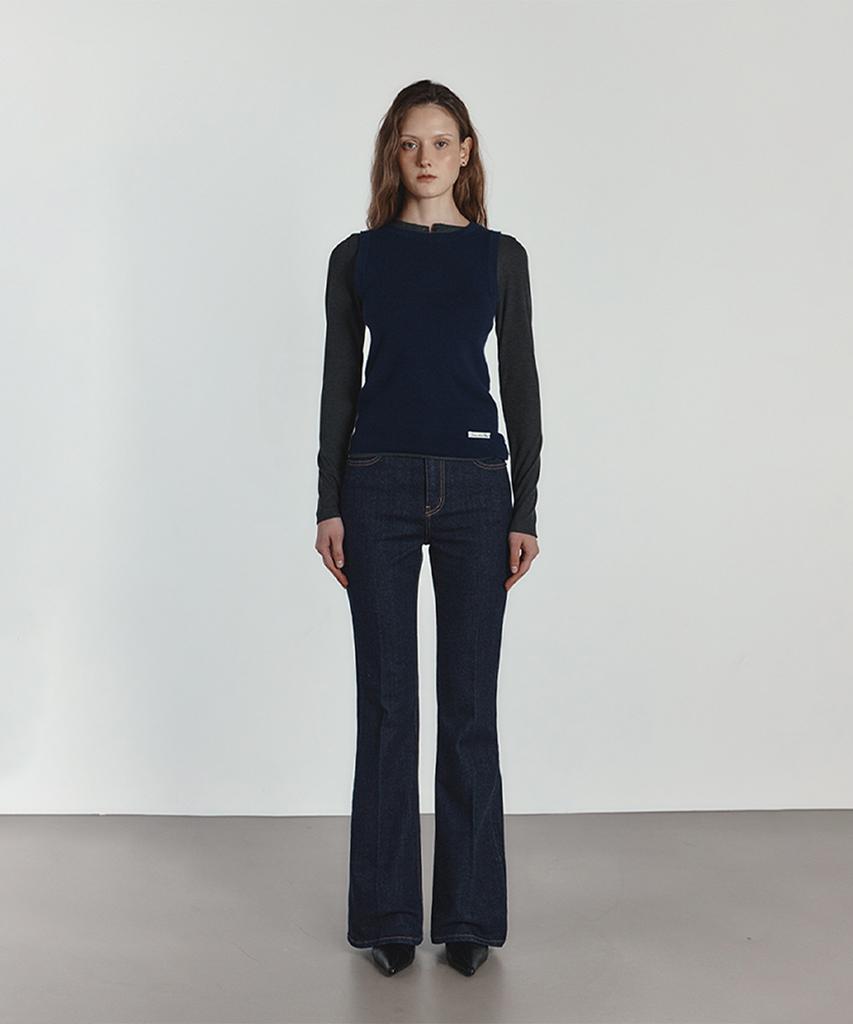 Isibchilwai Soft Touch Knit Vest (Navy)