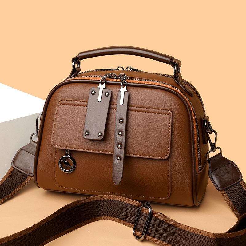 This Is A Large-capacity Single-shoulder Crossbody Bag with Multiple Compartments
