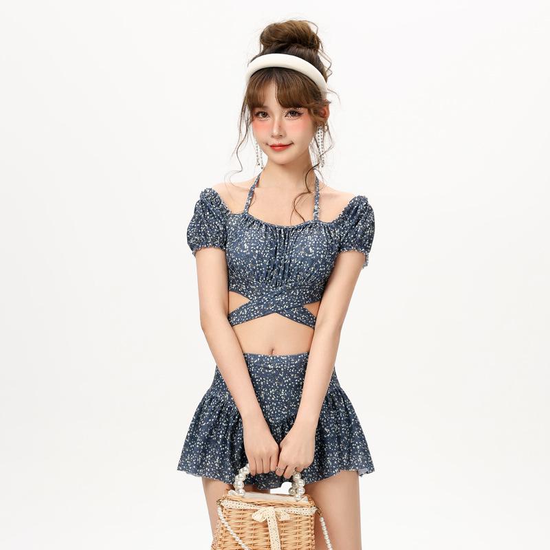 

Женский облегающий купальник с юбкой — скромный, сказочный стиль для маленькой груди S (45-50kg)